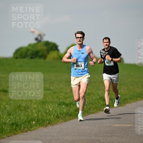 10.05.2026 - 8. Wedeler Halbmarathon Dr. Thomas Lammeyer http://msf.ph/oto/9691755 10.05.2026 11:14:15 Laufen 863, 837 meine-sportfotos.de