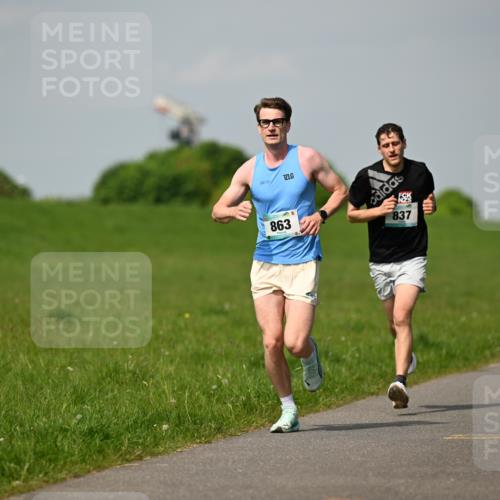 10.05.2026 - 8. Wedeler Halbmarathon Dr. Thomas Lammeyer http://msf.ph/oto/9691758 10.05.2026 11:14:15 Laufen 863, 837, 2230 meine-sportfotos.de