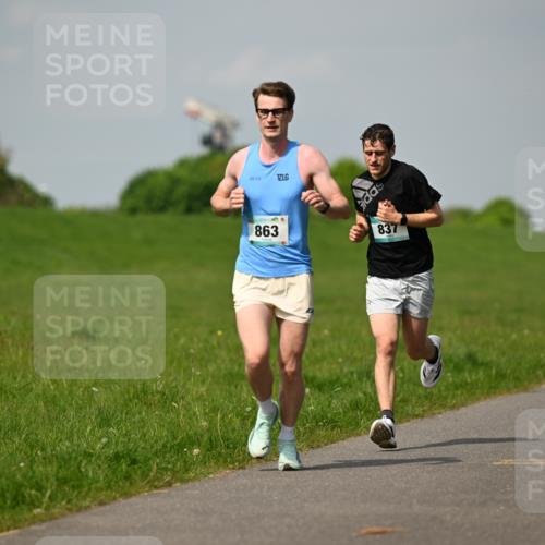 10.05.2026 - 8. Wedeler Halbmarathon Dr. Thomas Lammeyer http://msf.ph/oto/9691761 10.05.2026 11:14:16 Laufen 863, 837, 2236 meine-sportfotos.de