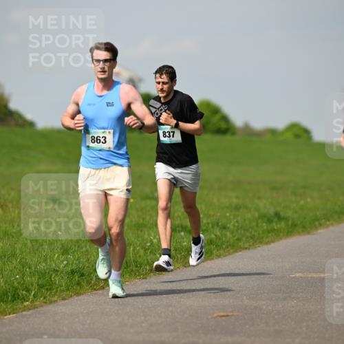 10.05.2026 - 8. Wedeler Halbmarathon Dr. Thomas Lammeyer http://msf.ph/oto/9691764 10.05.2026 11:14:16 Laufen 863, 837, 210 meine-sportfotos.de