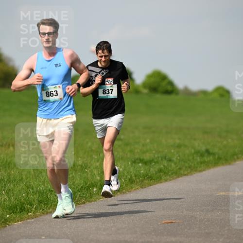 10.05.2026 - 8. Wedeler Halbmarathon Dr. Thomas Lammeyer http://msf.ph/oto/9691767 10.05.2026 11:14:17 Laufen 863, 837 meine-sportfotos.de