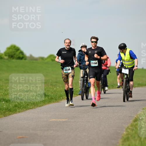 10.05.2026 - 8. Wedeler Halbmarathon Dr. Thomas Lammeyer http://msf.ph/oto/9691770 10.05.2026 11:14:18 Laufen 2236, 2198 meine-sportfotos.de