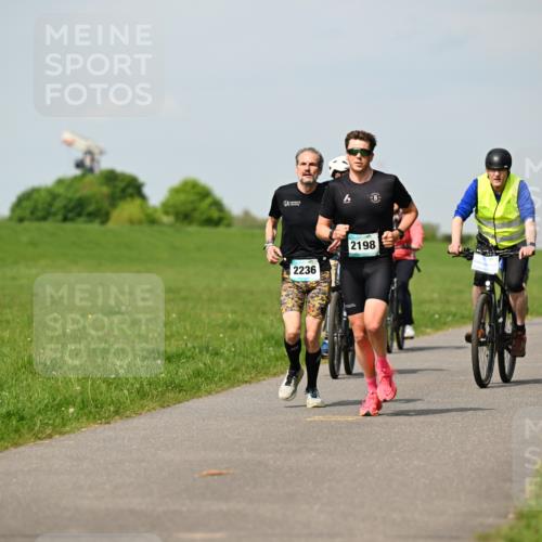 10.05.2026 - 8. Wedeler Halbmarathon Dr. Thomas Lammeyer http://msf.ph/oto/9691781 10.05.2026 11:14:19 Laufen 2236, 2198 meine-sportfotos.de