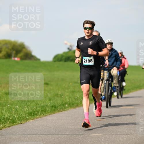 10.05.2026 - 8. Wedeler Halbmarathon Dr. Thomas Lammeyer http://msf.ph/oto/9691790 10.05.2026 11:14:21 Laufen 2198 meine-sportfotos.de