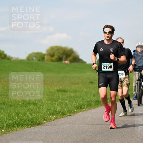 10.05.2026 - 8. Wedeler Halbmarathon Dr. Thomas Lammeyer http://msf.ph/oto/9691794 10.05.2026 11:14:22 Laufen 2198, 236 meine-sportfotos.de