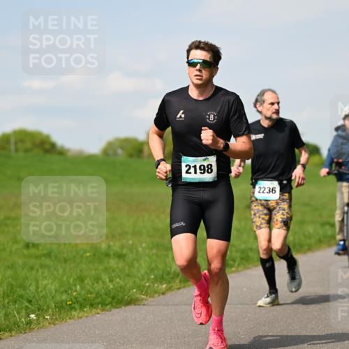 10.05.2026 - 8. Wedeler Halbmarathon Dr. Thomas Lammeyer http://msf.ph/oto/9691799 10.05.2026 11:14:22 Laufen 2198, 2236 meine-sportfotos.de