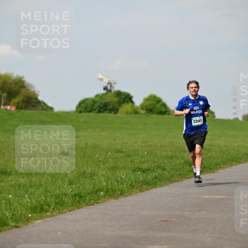10.05.2026 - 8. Wedeler Halbmarathon Dr. Thomas Lammeyer http://msf.ph/oto/9691805 10.05.2026 11:14:26 Laufen  meine-sportfotos.de