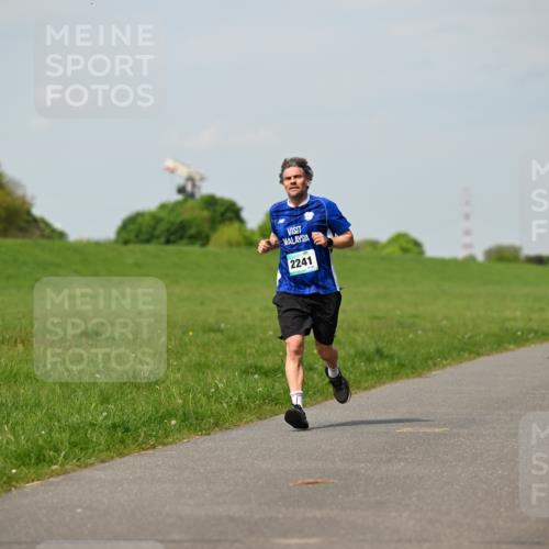 10.05.2026 - 8. Wedeler Halbmarathon Dr. Thomas Lammeyer http://msf.ph/oto/9691813 10.05.2026 11:14:27 Laufen 2241 meine-sportfotos.de
