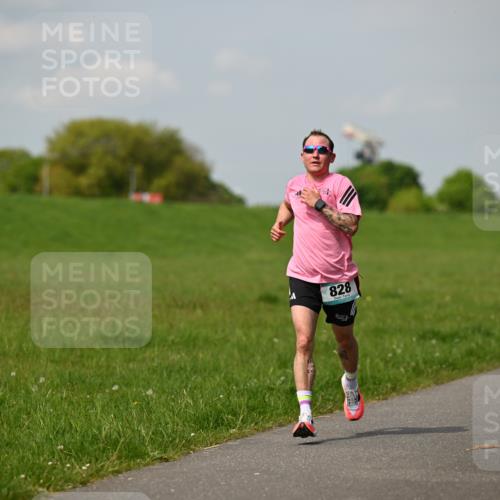 10.05.2026 - 8. Wedeler Halbmarathon Dr. Thomas Lammeyer http://msf.ph/oto/9691883 10.05.2026 11:14:36 Laufen 828 meine-sportfotos.de