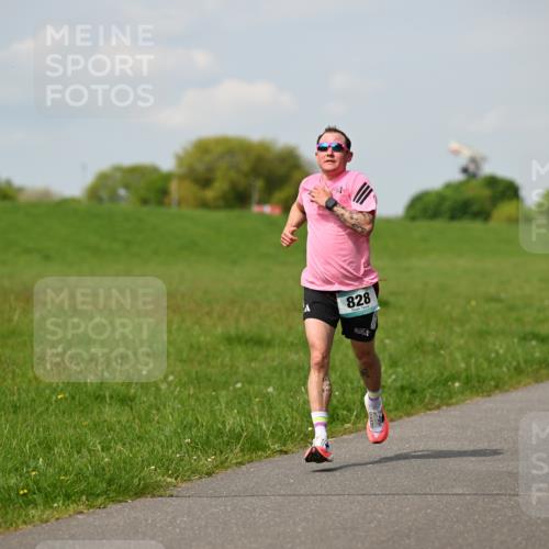 10.05.2026 - 8. Wedeler Halbmarathon Dr. Thomas Lammeyer http://msf.ph/oto/9691892 10.05.2026 11:14:36 Laufen 828 meine-sportfotos.de