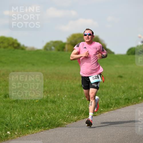 10.05.2026 - 8. Wedeler Halbmarathon Dr. Thomas Lammeyer http://msf.ph/oto/9691903 10.05.2026 11:14:37 Laufen 828 meine-sportfotos.de