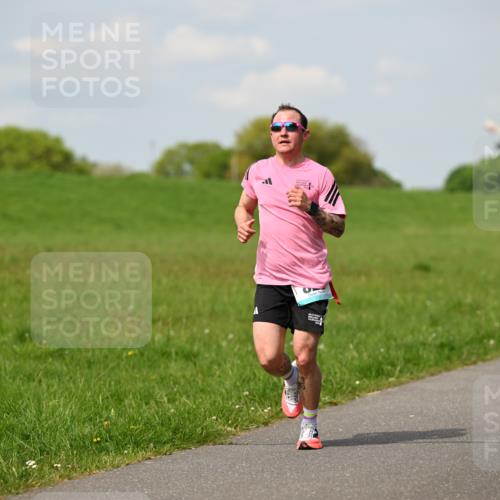 10.05.2026 - 8. Wedeler Halbmarathon Dr. Thomas Lammeyer http://msf.ph/oto/9691905 10.05.2026 11:14:37 Laufen  meine-sportfotos.de