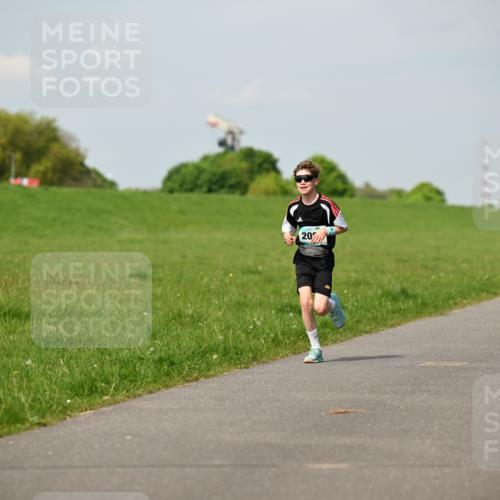 10.05.2026 - 8. Wedeler Halbmarathon Dr. Thomas Lammeyer http://msf.ph/oto/9691912 10.05.2026 11:14:38 Laufen  meine-sportfotos.de