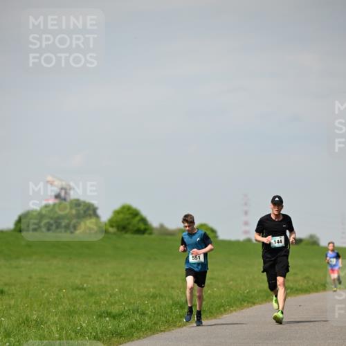 10.05.2026 - 8. Wedeler Halbmarathon Dr. Thomas Lammeyer http://msf.ph/oto/9691983 10.05.2026 11:14:50 Laufen 551, 144 meine-sportfotos.de