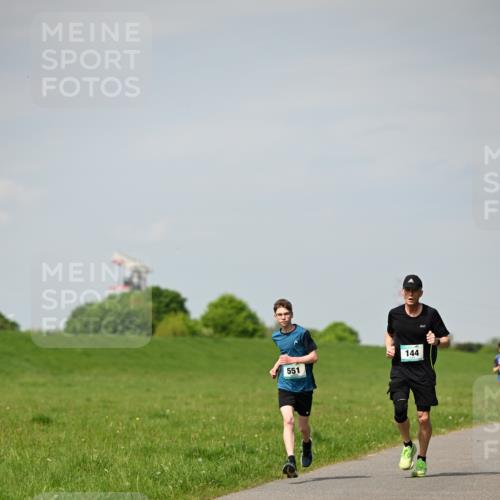 10.05.2026 - 8. Wedeler Halbmarathon Dr. Thomas Lammeyer http://msf.ph/oto/9692000 10.05.2026 11:14:51 Laufen 551, 144 meine-sportfotos.de