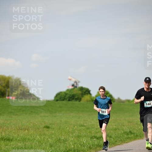 10.05.2026 - 8. Wedeler Halbmarathon Dr. Thomas Lammeyer http://msf.ph/oto/9692021 10.05.2026 11:14:52 Laufen 551, 144 meine-sportfotos.de
