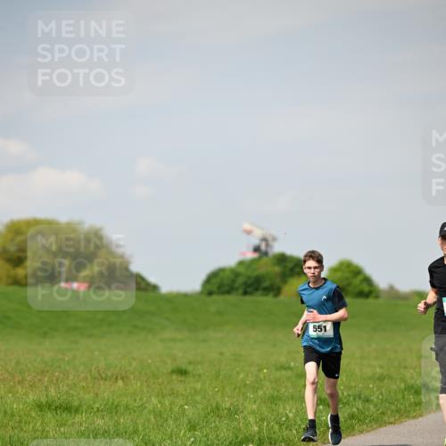 10.05.2026 - 8. Wedeler Halbmarathon Dr. Thomas Lammeyer http://msf.ph/oto/9692028 10.05.2026 11:14:52 Laufen 551 meine-sportfotos.de