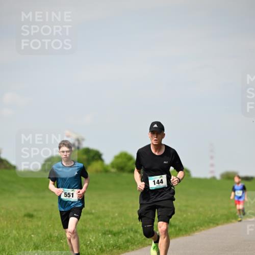 10.05.2026 - 8. Wedeler Halbmarathon Dr. Thomas Lammeyer http://msf.ph/oto/9692033 10.05.2026 11:14:53 Laufen 551, 144 meine-sportfotos.de