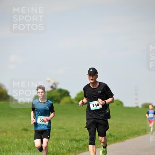10.05.2026 - 8. Wedeler Halbmarathon Dr. Thomas Lammeyer http://msf.ph/oto/9692040 10.05.2026 11:14:54 Laufen 144 meine-sportfotos.de