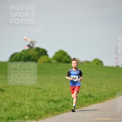 10.05.2026 - 8. Wedeler Halbmarathon Dr. Thomas Lammeyer http://msf.ph/oto/9692072 10.05.2026 11:14:59 Laufen  meine-sportfotos.de