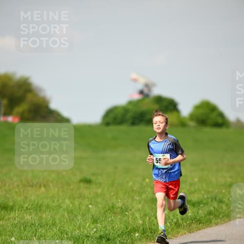 10.05.2026 - 8. Wedeler Halbmarathon Dr. Thomas Lammeyer http://msf.ph/oto/9692104 10.05.2026 11:15:01 Laufen  meine-sportfotos.de