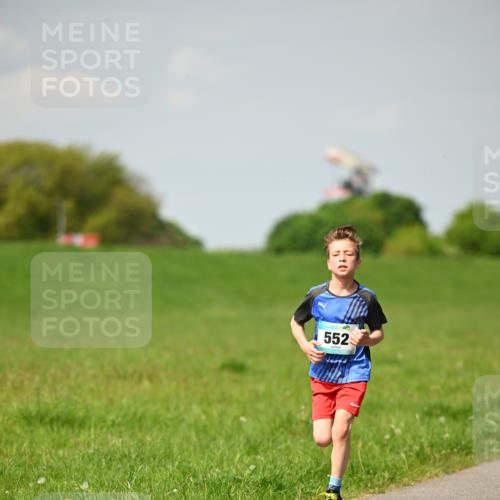 10.05.2026 - 8. Wedeler Halbmarathon Dr. Thomas Lammeyer http://msf.ph/oto/9692111 10.05.2026 11:15:01 Laufen 552 meine-sportfotos.de
