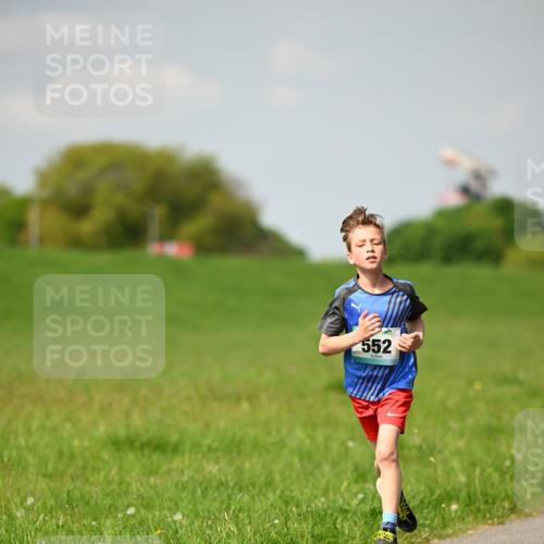 10.05.2026 - 8. Wedeler Halbmarathon Dr. Thomas Lammeyer http://msf.ph/oto/9692118 10.05.2026 11:15:01 Laufen 552 meine-sportfotos.de