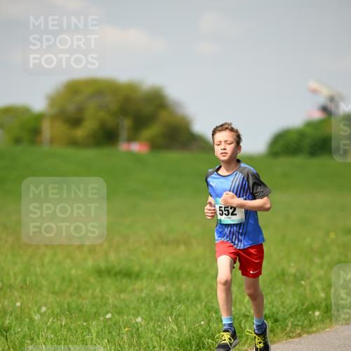 10.05.2026 - 8. Wedeler Halbmarathon Dr. Thomas Lammeyer http://msf.ph/oto/9692125 10.05.2026 11:15:02 Laufen 552 meine-sportfotos.de