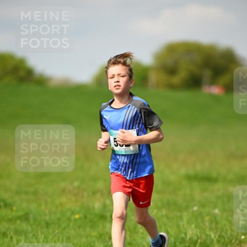 10.05.2026 - 8. Wedeler Halbmarathon Dr. Thomas Lammeyer http://msf.ph/oto/9692147 10.05.2026 11:15:03 Laufen  meine-sportfotos.de