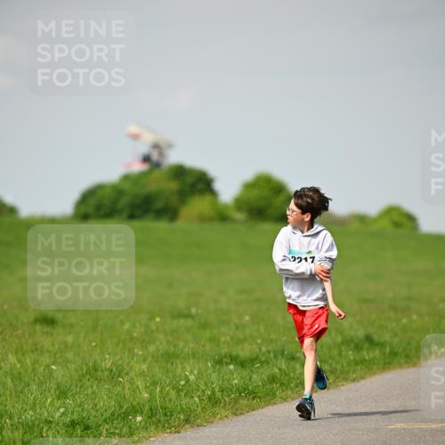 10.05.2026 - 8. Wedeler Halbmarathon Dr. Thomas Lammeyer http://msf.ph/oto/9692153 10.05.2026 11:15:10 Laufen 2217 meine-sportfotos.de