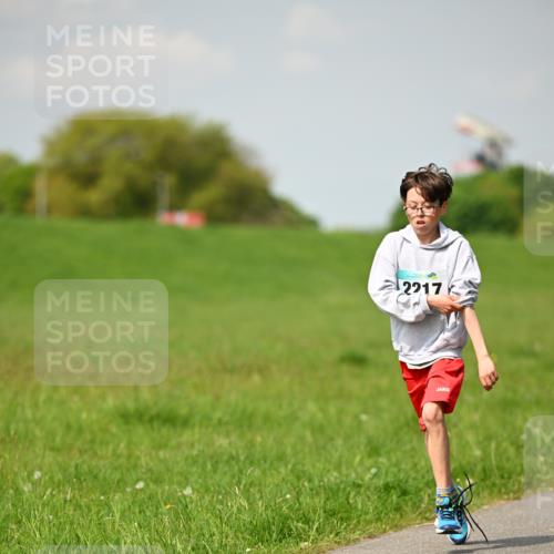 10.05.2026 - 8. Wedeler Halbmarathon Dr. Thomas Lammeyer http://msf.ph/oto/9692184 10.05.2026 11:15:12 Laufen 2217 meine-sportfotos.de