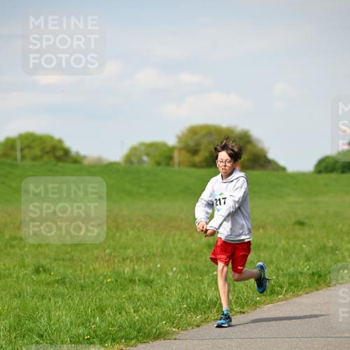 10.05.2026 - 8. Wedeler Halbmarathon Dr. Thomas Lammeyer http://msf.ph/oto/9692201 10.05.2026 11:15:13 Laufen 217 meine-sportfotos.de