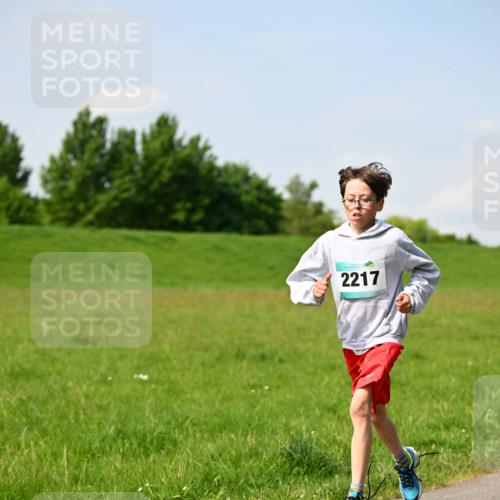 10.05.2026 - 8. Wedeler Halbmarathon Dr. Thomas Lammeyer http://msf.ph/oto/9692245 10.05.2026 11:15:15 Laufen 2217 meine-sportfotos.de