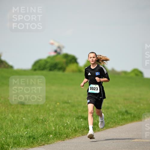 10.05.2026 - 8. Wedeler Halbmarathon Dr. Thomas Lammeyer http://msf.ph/oto/9692268 10.05.2026 11:15:27 Laufen 2023 meine-sportfotos.de