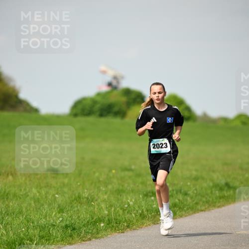 10.05.2026 - 8. Wedeler Halbmarathon Dr. Thomas Lammeyer http://msf.ph/oto/9692272 10.05.2026 11:15:28 Laufen 2023 meine-sportfotos.de