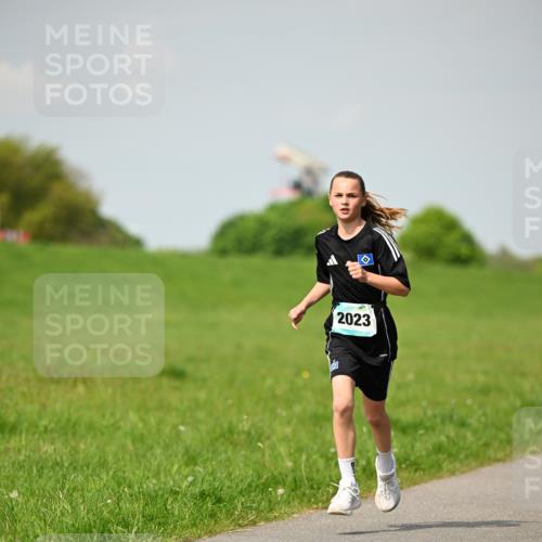 10.05.2026 - 8. Wedeler Halbmarathon Dr. Thomas Lammeyer http://msf.ph/oto/9692279 10.05.2026 11:15:28 Laufen 2023 meine-sportfotos.de