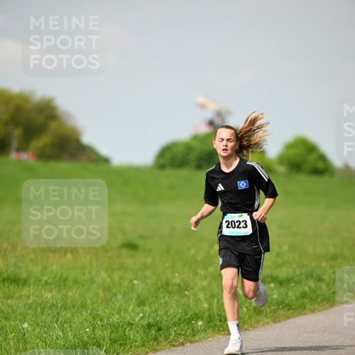 10.05.2026 - 8. Wedeler Halbmarathon Dr. Thomas Lammeyer http://msf.ph/oto/9692281 10.05.2026 11:15:28 Laufen 2023 meine-sportfotos.de