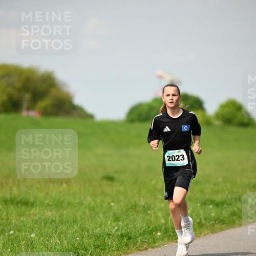 10.05.2026 - 8. Wedeler Halbmarathon Dr. Thomas Lammeyer http://msf.ph/oto/9692284 10.05.2026 11:15:28 Laufen 2023 meine-sportfotos.de