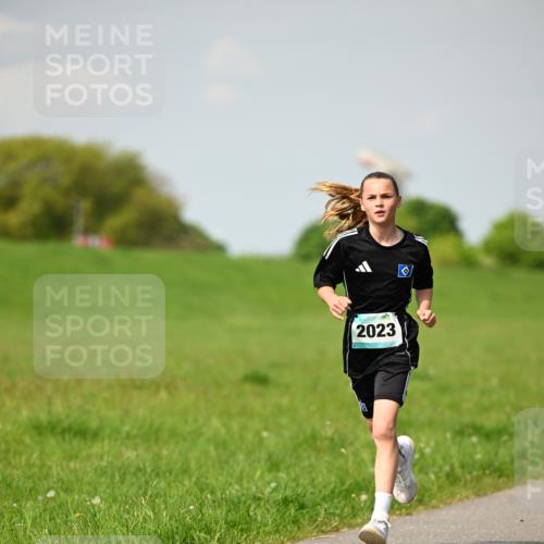 10.05.2026 - 8. Wedeler Halbmarathon Dr. Thomas Lammeyer http://msf.ph/oto/9692286 10.05.2026 11:15:28 Laufen 2023 meine-sportfotos.de