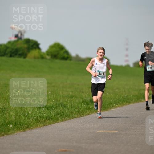 10.05.2026 - 8. Wedeler Halbmarathon Dr. Thomas Lammeyer http://msf.ph/oto/9692341 10.05.2026 11:15:42 Laufen 803, 786 meine-sportfotos.de