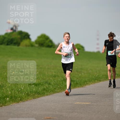 10.05.2026 - 8. Wedeler Halbmarathon Dr. Thomas Lammeyer http://msf.ph/oto/9692352 10.05.2026 11:15:43 Laufen  meine-sportfotos.de