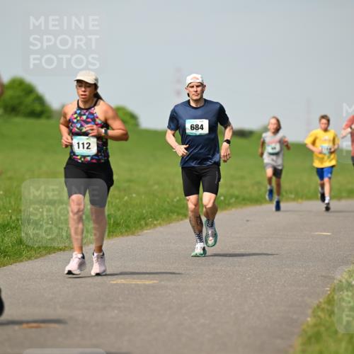 10.05.2026 - 8. Wedeler Halbmarathon Dr. Thomas Lammeyer http://msf.ph/oto/9692441 10.05.2026 11:15:49 Laufen 766, 112, 684 meine-sportfotos.de