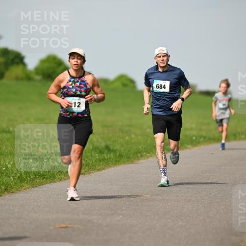 10.05.2026 - 8. Wedeler Halbmarathon Dr. Thomas Lammeyer http://msf.ph/oto/9692451 10.05.2026 11:15:50 Laufen 684 meine-sportfotos.de