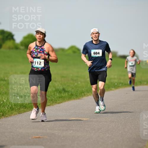 10.05.2026 - 8. Wedeler Halbmarathon Dr. Thomas Lammeyer http://msf.ph/oto/9692456 10.05.2026 11:15:50 Laufen 112, 684 meine-sportfotos.de