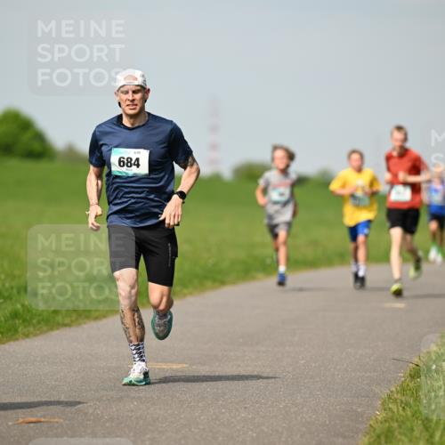 10.05.2026 - 8. Wedeler Halbmarathon Dr. Thomas Lammeyer http://msf.ph/oto/9692478 10.05.2026 11:15:51 Laufen 112, 684 meine-sportfotos.de
