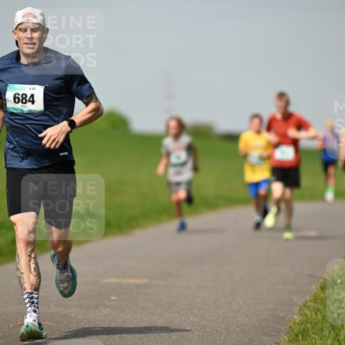 10.05.2026 - 8. Wedeler Halbmarathon Dr. Thomas Lammeyer http://msf.ph/oto/9692489 10.05.2026 11:15:52 Laufen 684 meine-sportfotos.de