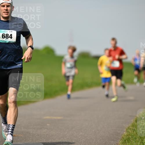 10.05.2026 - 8. Wedeler Halbmarathon Dr. Thomas Lammeyer http://msf.ph/oto/9692493 10.05.2026 11:15:52 Laufen 684 meine-sportfotos.de