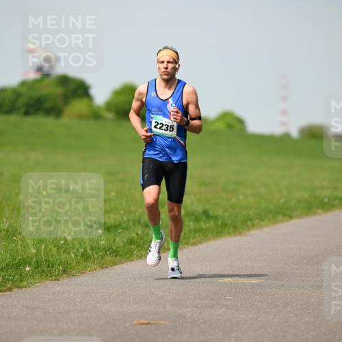10.05.2026 - 8. Wedeler Halbmarathon Dr. Thomas Lammeyer http://msf.ph/oto/9692604 10.05.2026 11:16:02 Laufen 2235 meine-sportfotos.de