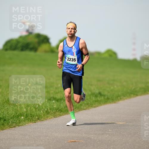 10.05.2026 - 8. Wedeler Halbmarathon Dr. Thomas Lammeyer http://msf.ph/oto/9692610 10.05.2026 11:16:03 Laufen 2235 meine-sportfotos.de
