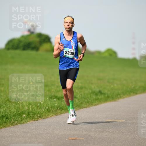 10.05.2026 - 8. Wedeler Halbmarathon Dr. Thomas Lammeyer http://msf.ph/oto/9692612 10.05.2026 11:16:03 Laufen 2235 meine-sportfotos.de
